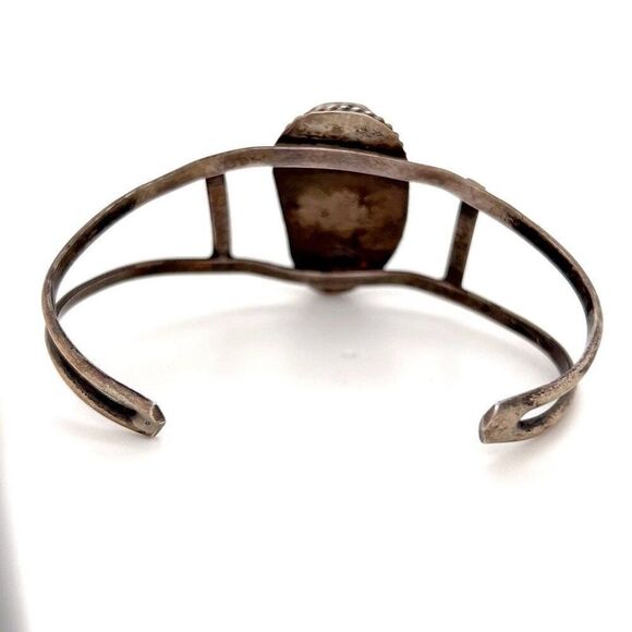 Oval Shaped Turquoise Silver Cuff - Picture 4 of 6